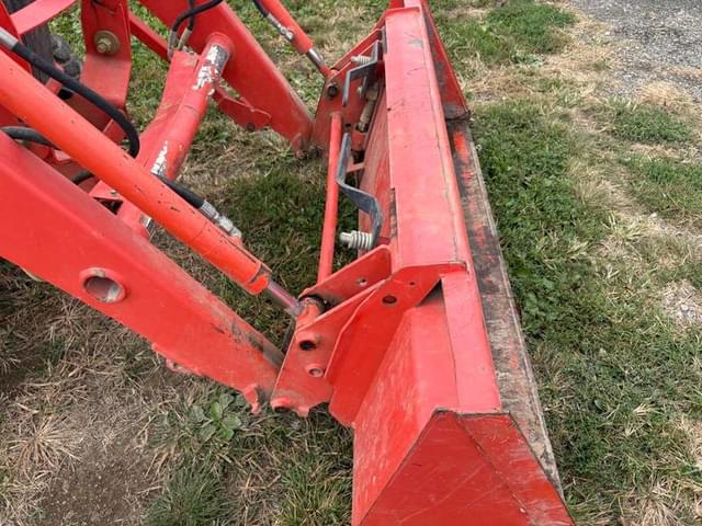 Image of Kubota L3901 equipment image 4