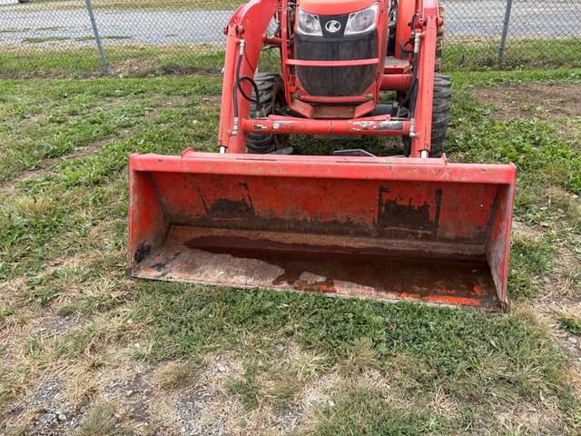 Image of Kubota L3901 equipment image 3