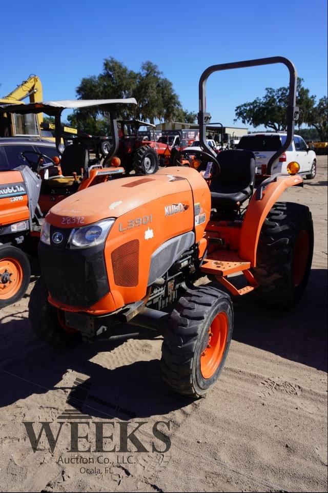 Image of Kubota L3901 equipment image 1