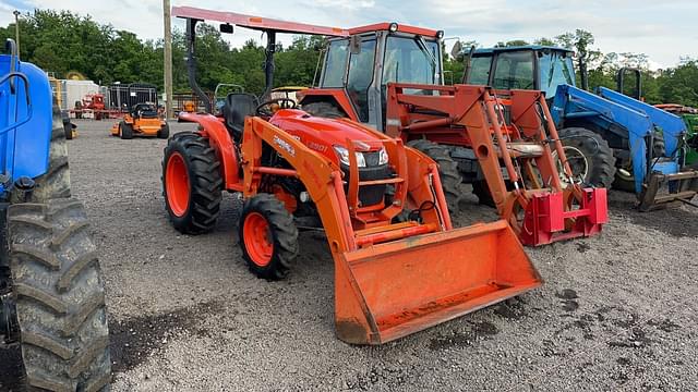Image of Kubota L3901 equipment image 2