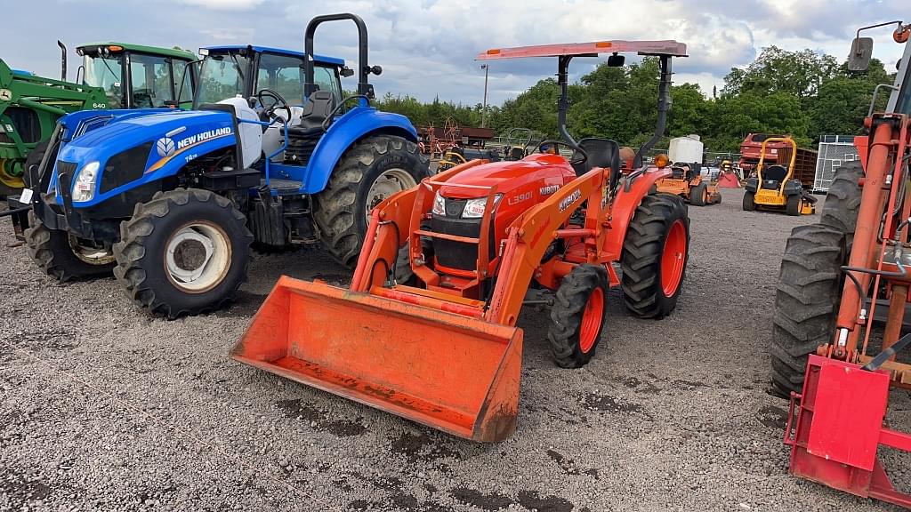 Image of Kubota L3901 Primary image