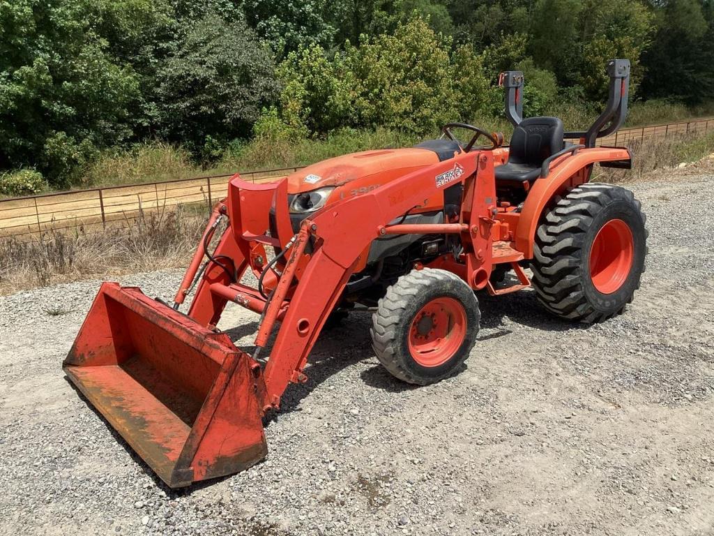 Image of Kubota L3901 Primary image