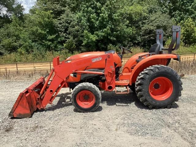 Image of Kubota L3901 equipment image 3