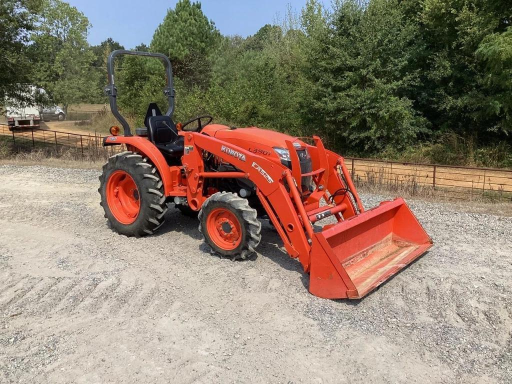 Image of Kubota L3901 Primary image