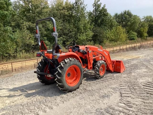 Image of Kubota L3901 equipment image 3