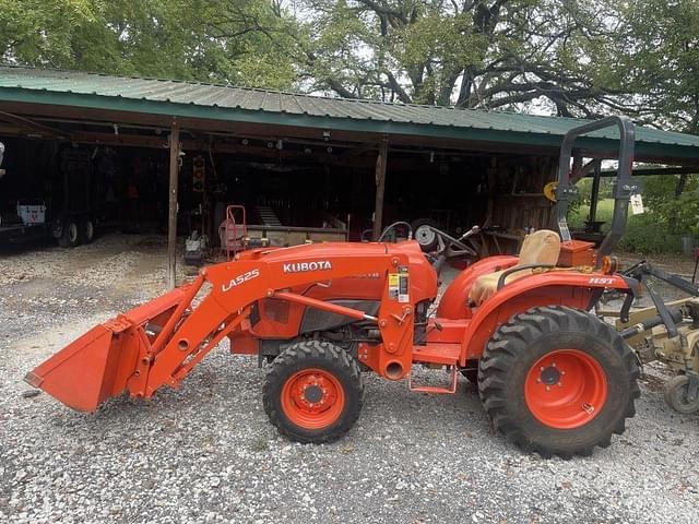 Image of Kubota L3901 equipment image 1