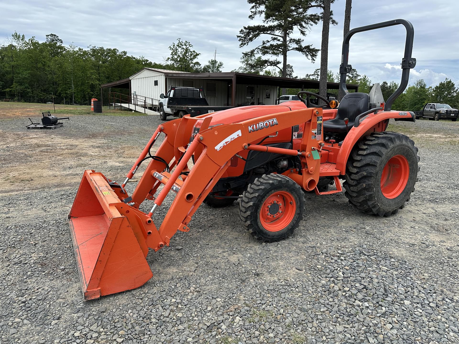 Kubota L3901 Tractors Less than 40 HP for Sale | Tractor Zoom