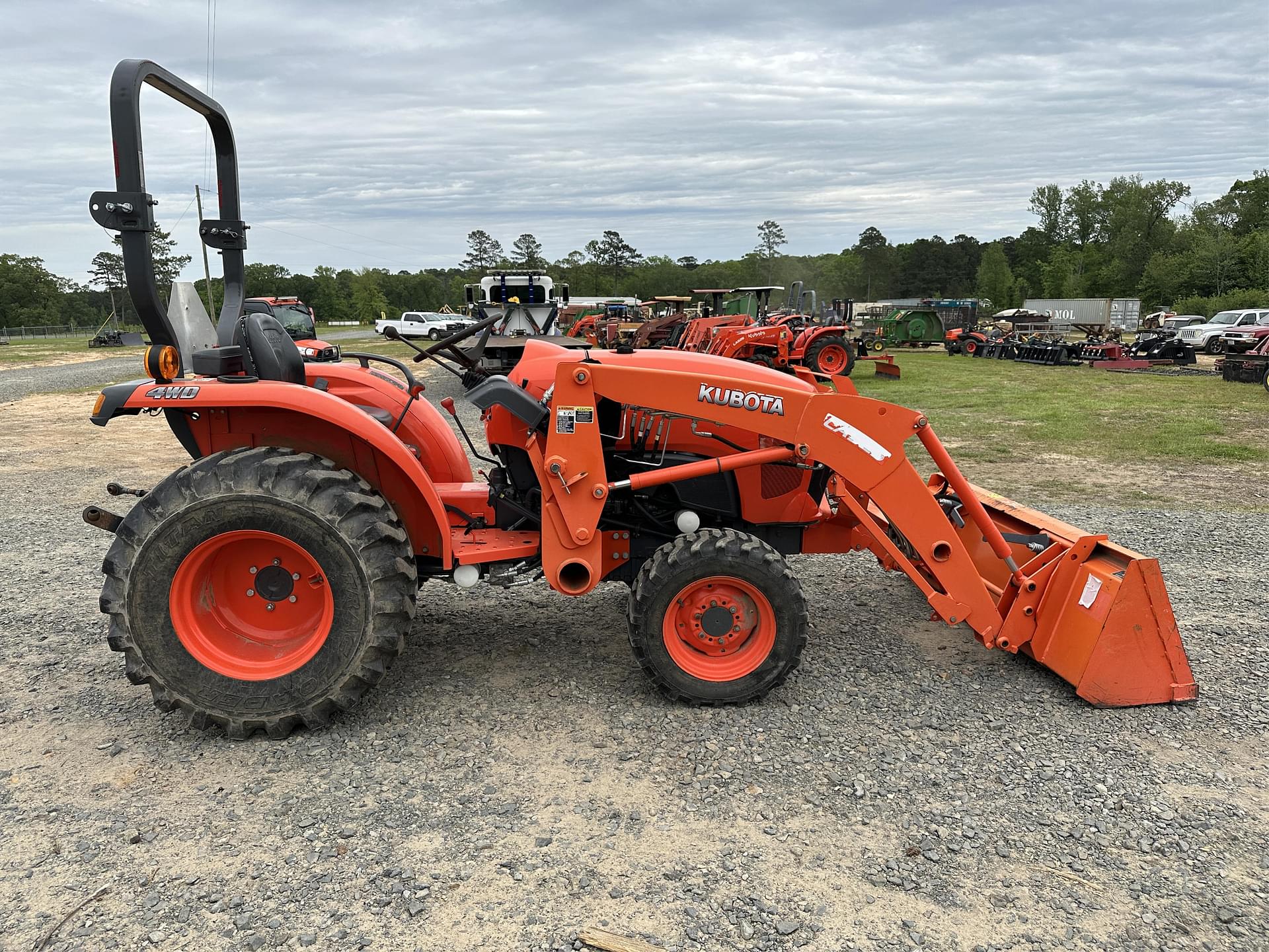 Kubota L3901 Tractors Less than 40 HP for Sale | Tractor Zoom