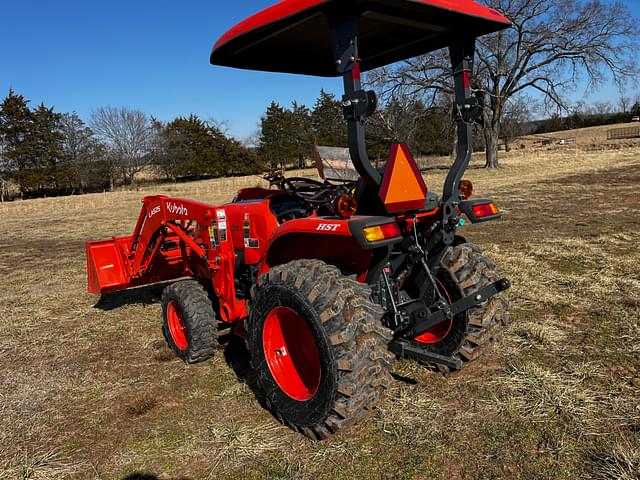 Image of Kubota L3901D equipment image 2