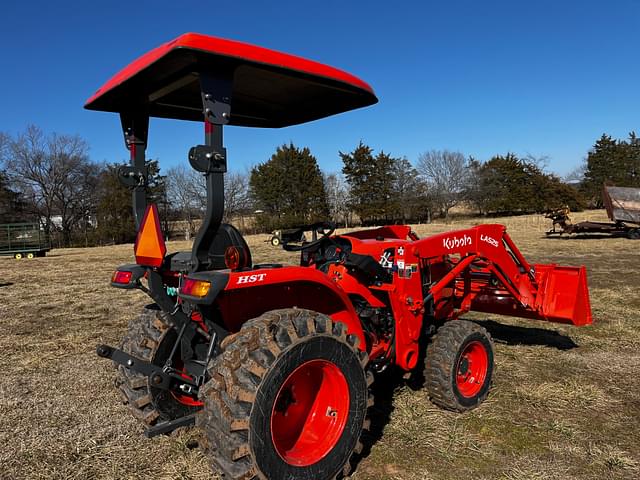 Image of Kubota L3901D equipment image 4