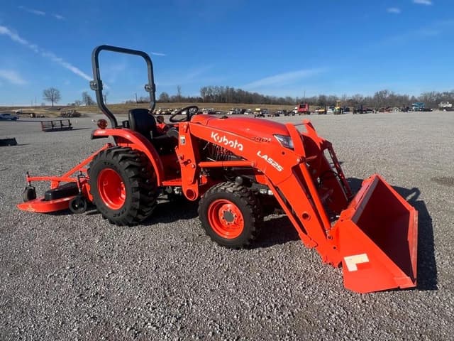 Image of Kubota L3901D equipment image 1