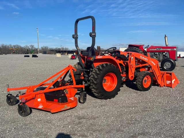 Image of Kubota L3901D equipment image 2