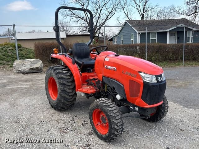 Image of Kubota L3901D equipment image 2