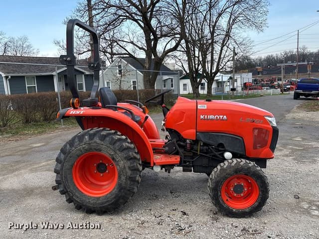 Image of Kubota L3901D equipment image 3