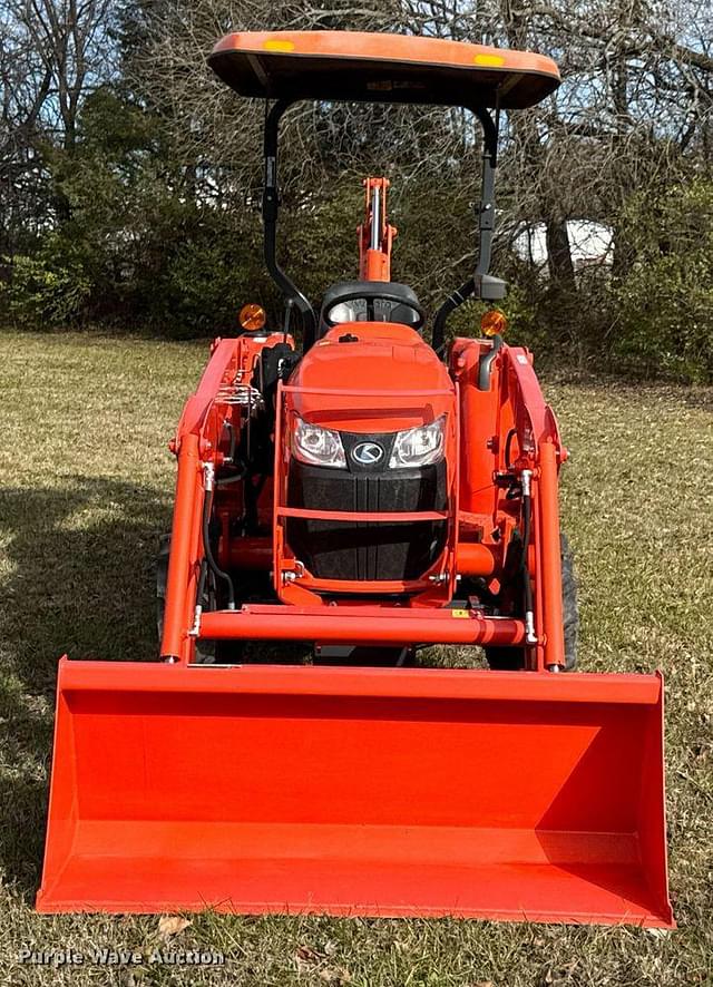 Image of Kubota L3901D equipment image 1