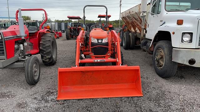 Image of Kubota L3901D equipment image 1