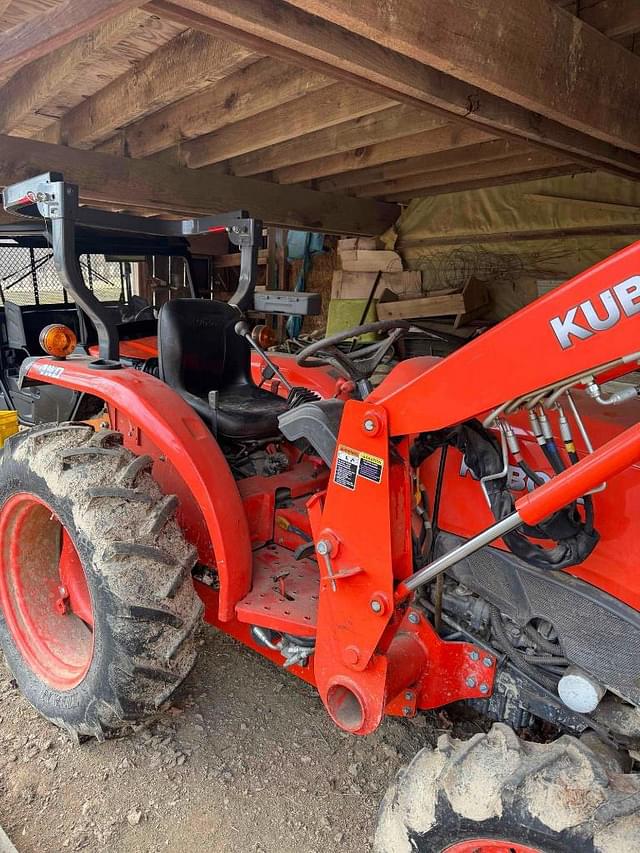 Image of Kubota L3901D equipment image 3