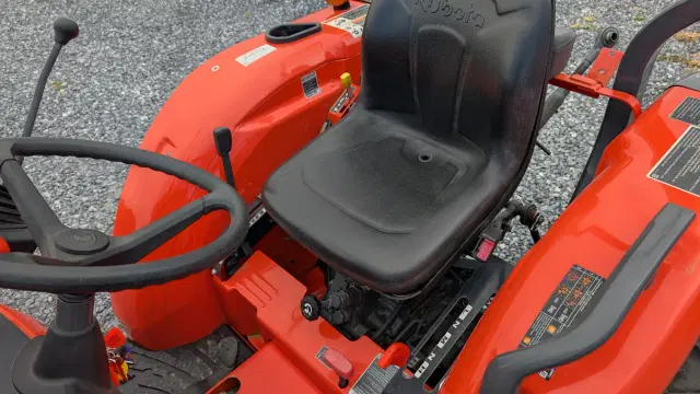 Image of Kubota L3901HST equipment image 2