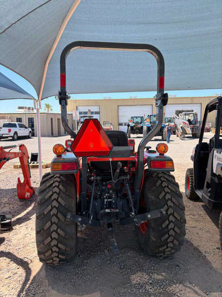 Image of Kubota L3902 equipment image 3