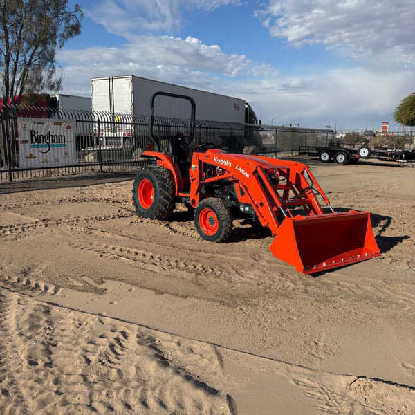 Image of Kubota L3902 equipment image 1