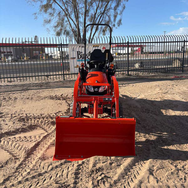 Image of Kubota L3902 equipment image 2