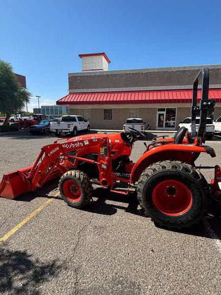 Image of Kubota L3902 equipment image 1