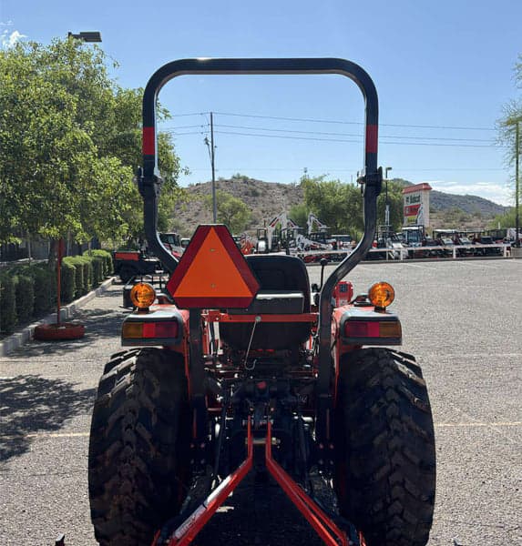 Image of Kubota L3902 equipment image 3