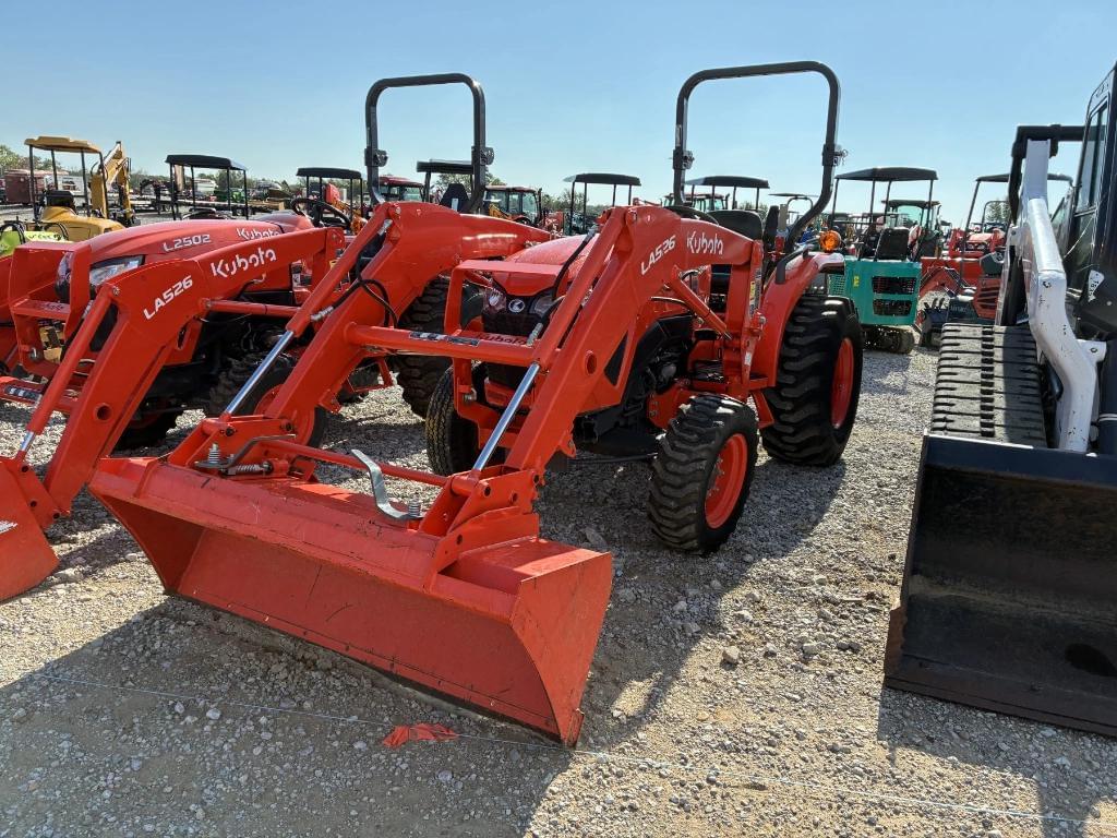 Image of Kubota L3902 Primary image