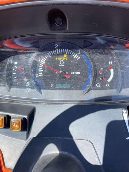 Image of Kubota L3902 equipment image 4