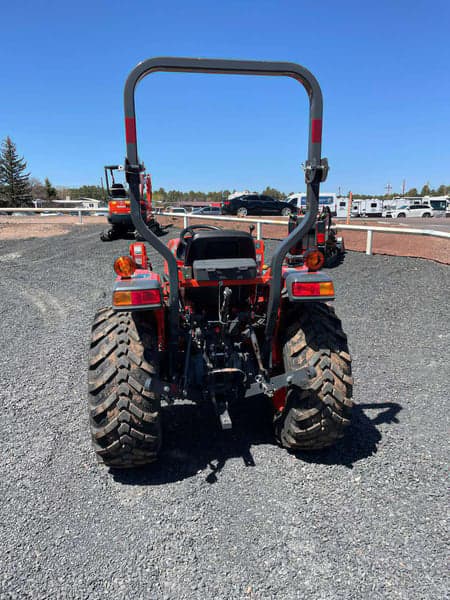 Image of Kubota L3902 equipment image 3