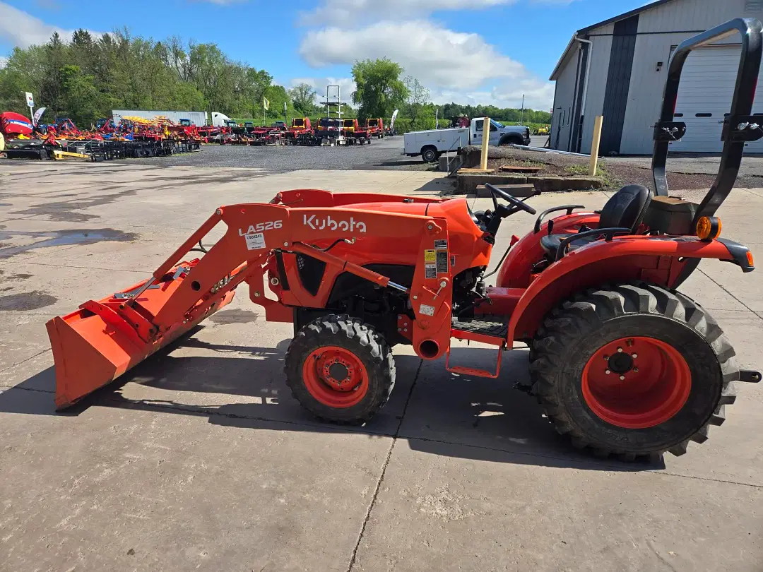 Image of Kubota L3902DT Primary image