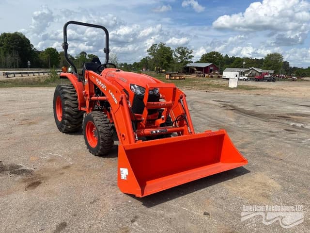 Image of Kubota L3902DT equipment image 2