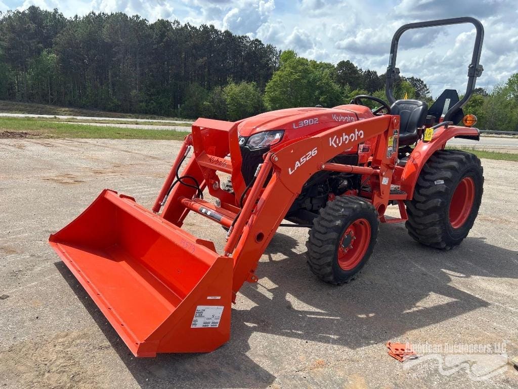 Kubota L3902DT Equipment Image0