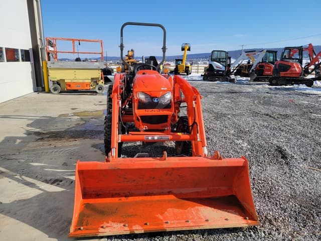 Image of Kubota L3902HST equipment image 2