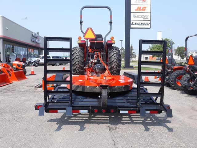 Image of Kubota L3902HST equipment image 4