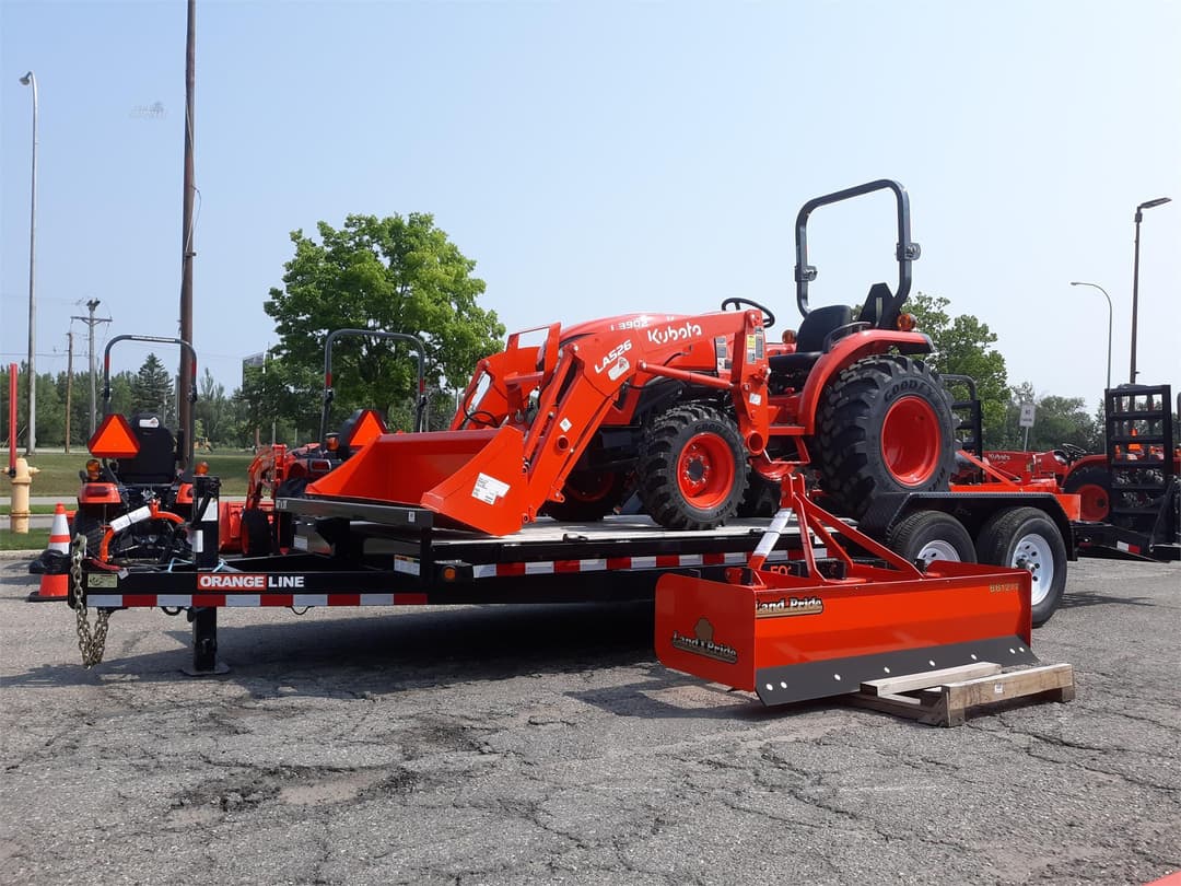 Image of Kubota L3902HST Primary image