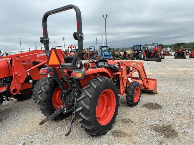 Image of Kubota L3902HST equipment image 2
