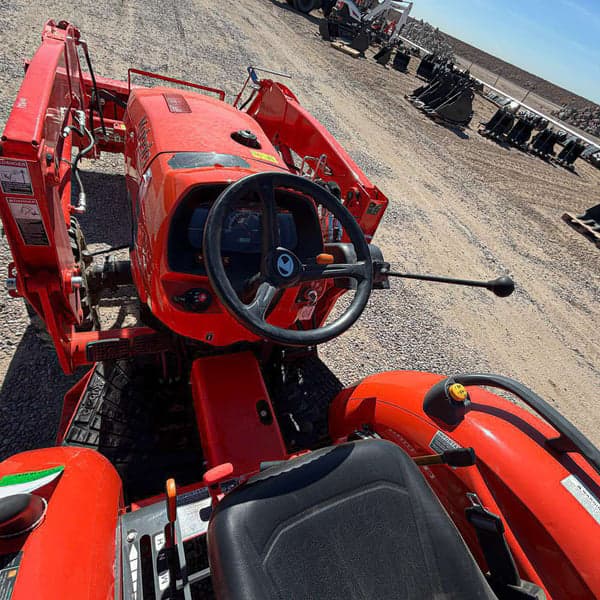 Image of Kubota L3902 equipment image 4