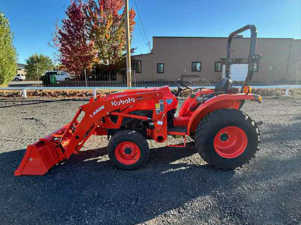 Image of Kubota L3902 equipment image 1