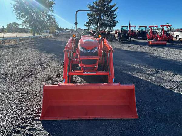 Image of Kubota L3902HST equipment image 2