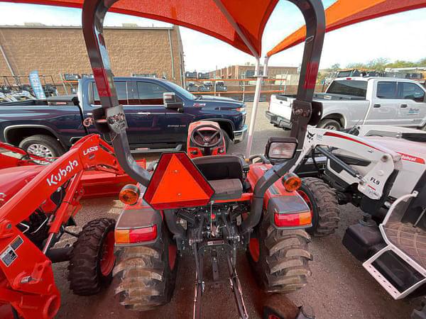 Image of Kubota L3902HST equipment image 3