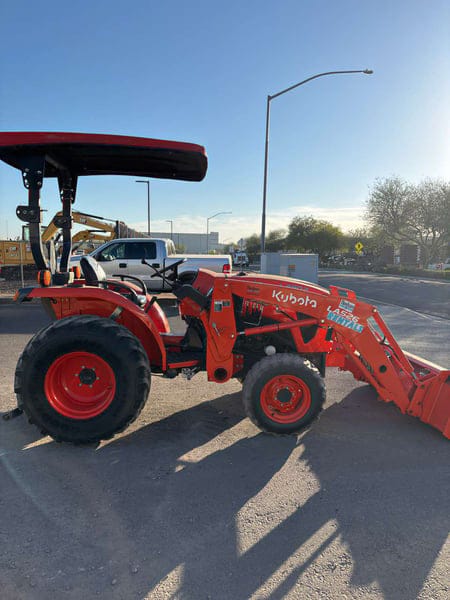 Kubota L3902 Equipment Image0