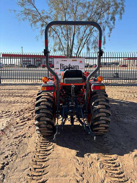 Image of Kubota L3902HST equipment image 3