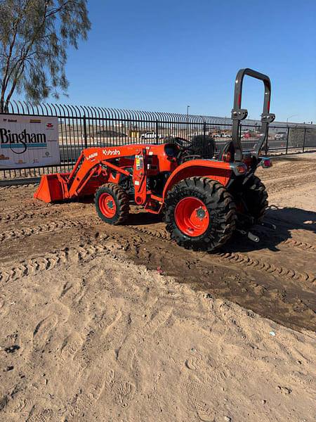 Image of Kubota L3902HST equipment image 4