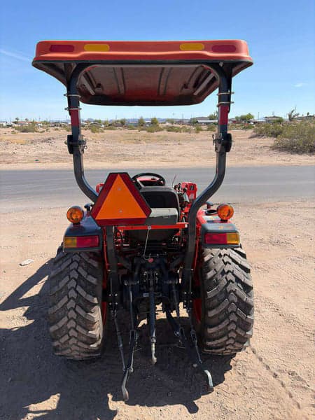 Image of Kubota L3902HST equipment image 3