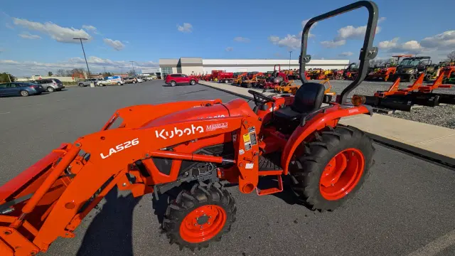 Image of Kubota L3902HST equipment image 1