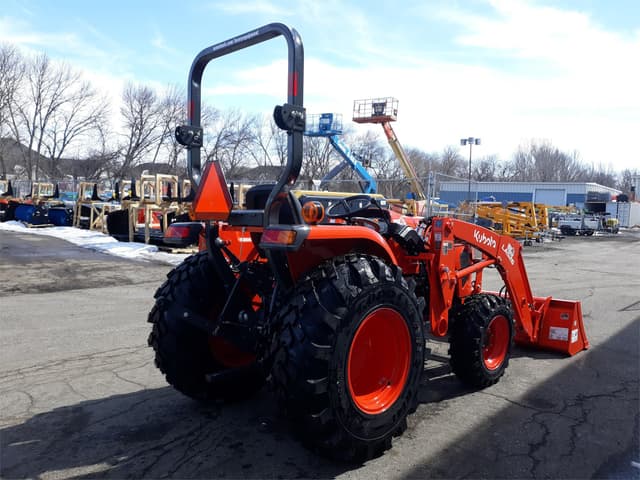 Image of Kubota L3902HST equipment image 3