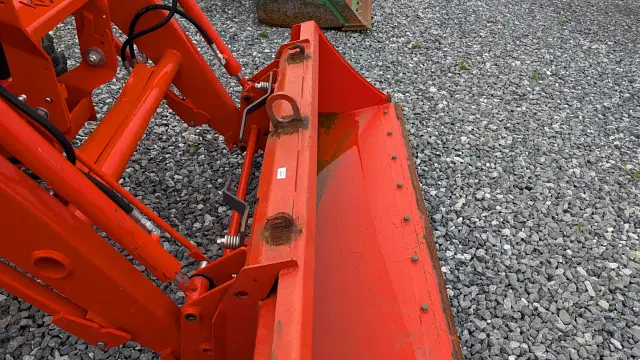 Image of Kubota L3902HST equipment image 1
