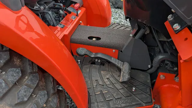 Image of Kubota L3902HST equipment image 3