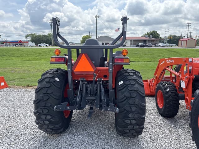 Image of Kubota L4060 equipment image 3